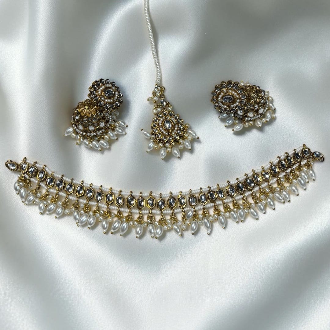 Choker set with tika classy design