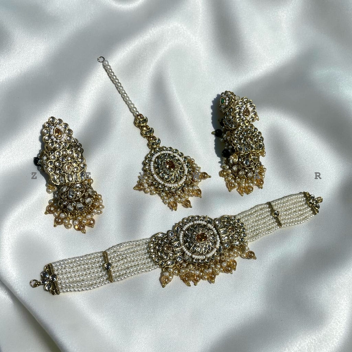 Original kundan choker set with tika