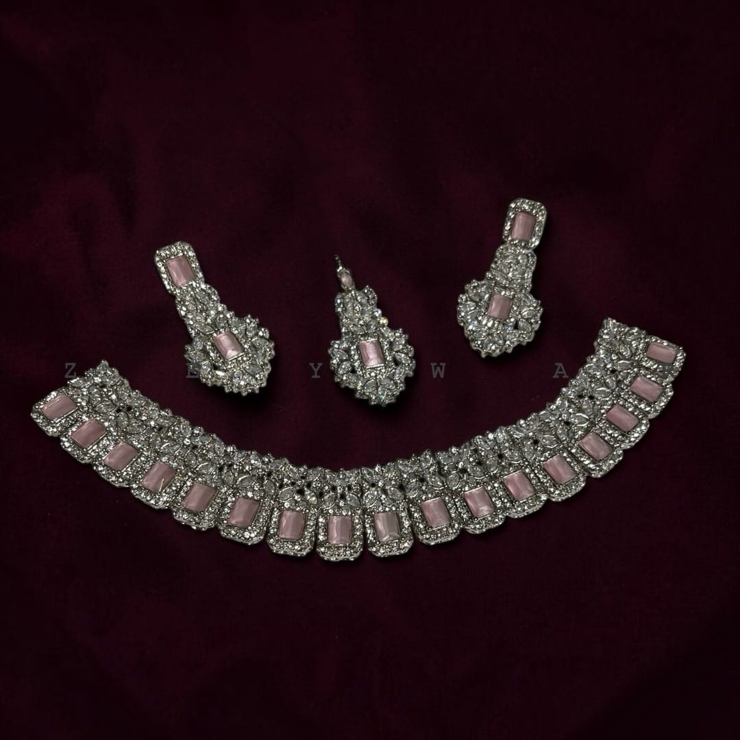 Glueband zarkun necklace set with tika