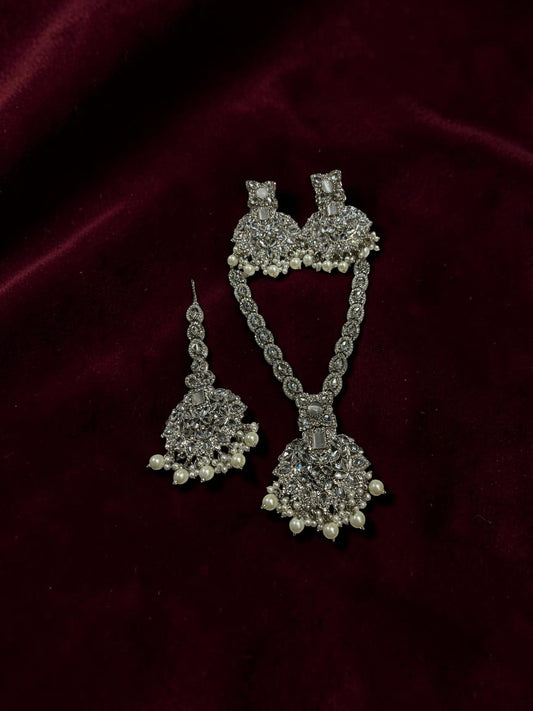 V neck set with heavy earrings tika high quality