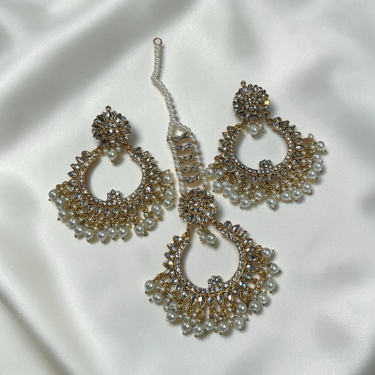 Light weight pure quality kundan earring with tika