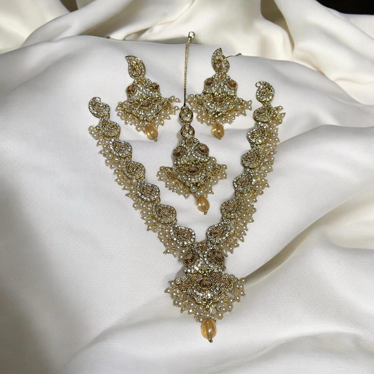 V neck set with tika stylish design