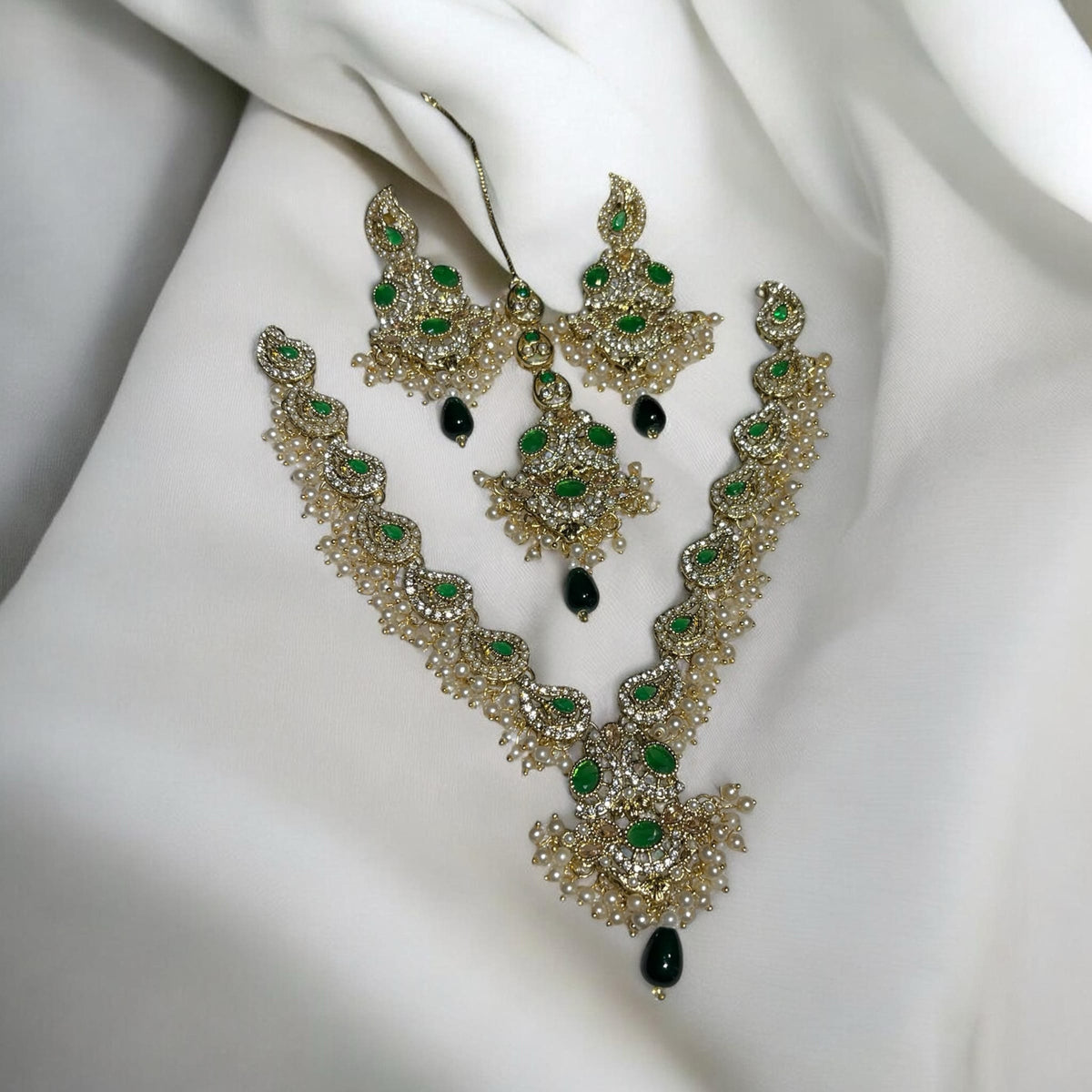 V neck set with tika stylish design