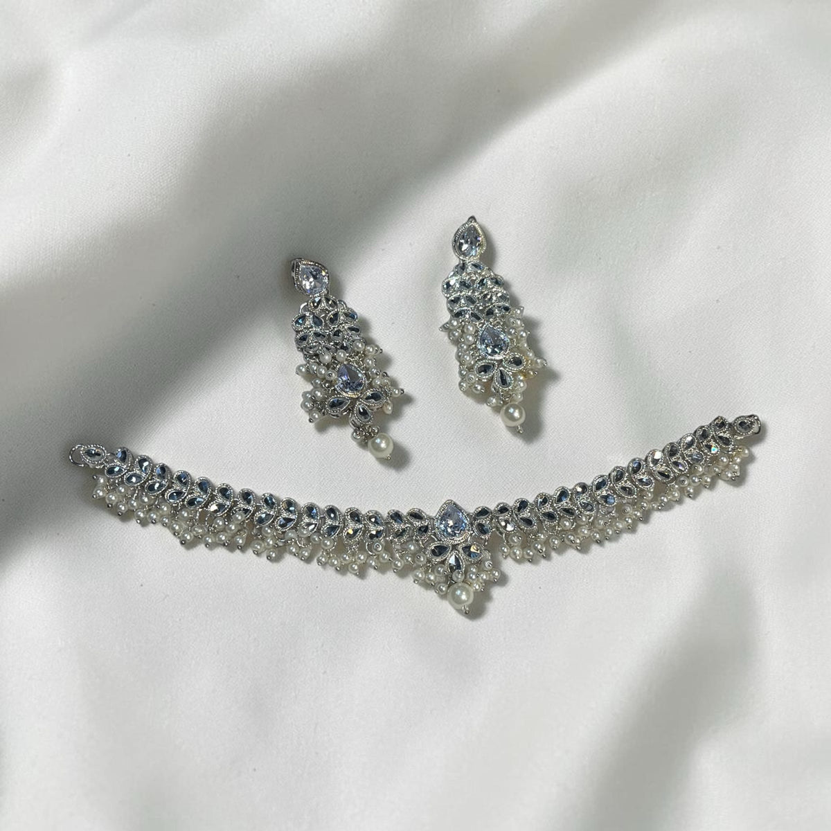 Kundan choker set with tika